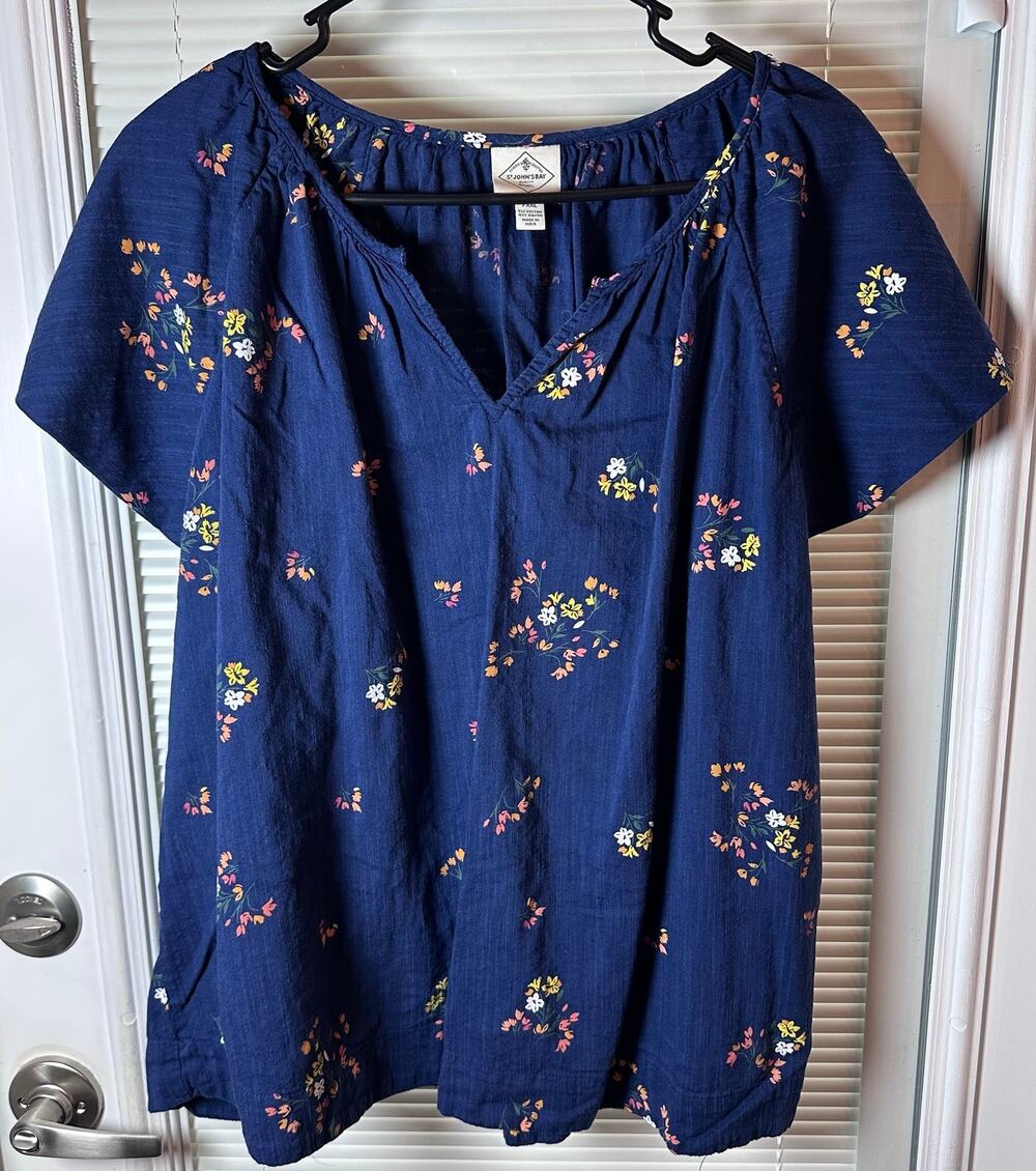 St Johns Bay Women's Petite XXL Navy Floral Short Sleeve Tunic
